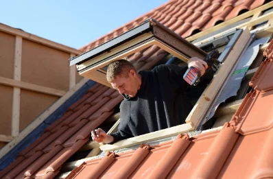 Pose de fenêtres de toit Velux à Amont-et-Effreney